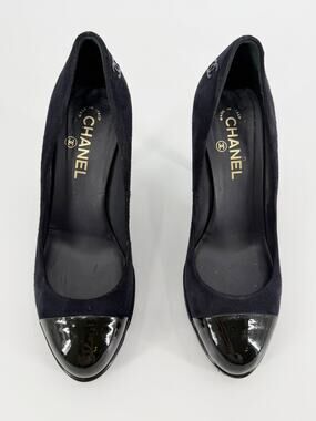 Chanel Black Suede Patent Cap Toe Platform Pumps CC Logo Heel Shoes 39.5 US 9